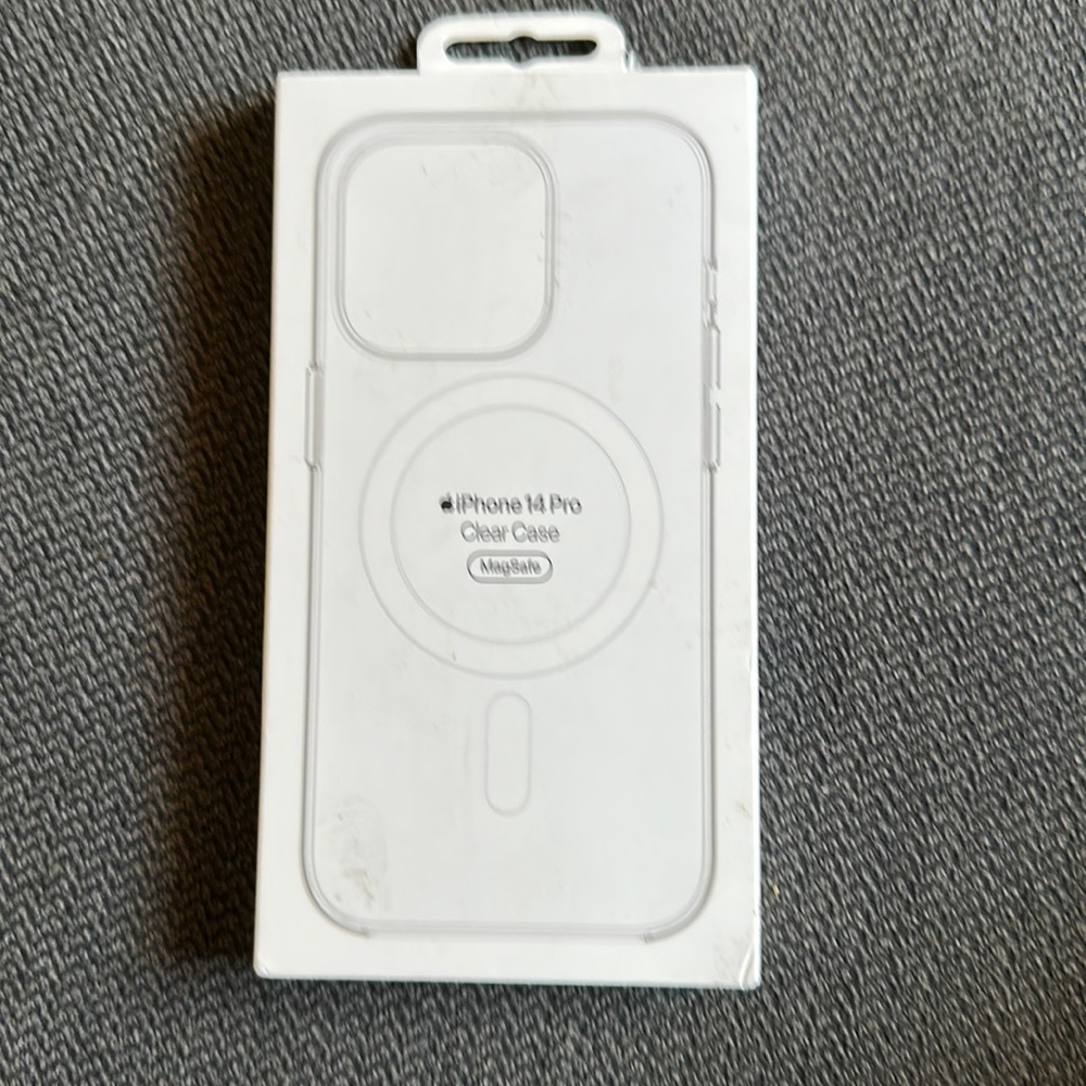 Apple iPhone 14 Pro clear case mag safe. New open box.